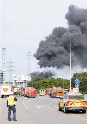 沃澳化工工業(yè)園突發(fā)爆炸事故，1死16傷4人失聯(lián)引發(fā)安全警醒
